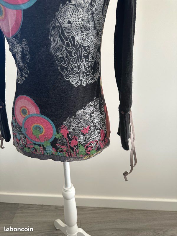 Pull Fantaisie Desigual Multicolore Noir Décolleté En V Taille S - Viscose 100%, Occasion Très Bon état