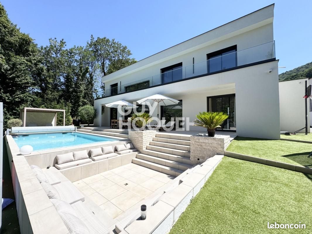Maison 5 pièces 149 m² · à Jarrie · 149 m² · 795 000 €