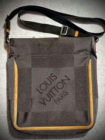 Réplique Louis Vuitton Sac banane M55425 à vendre avec prix bon marché au  magasin de faux sacs