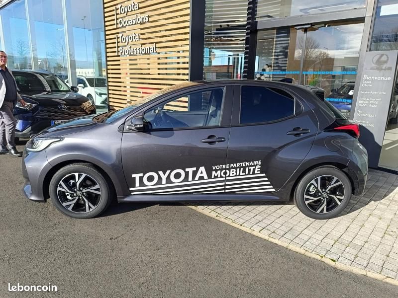 Toyota Yaris 116h Design 5p MY25 (image 2)