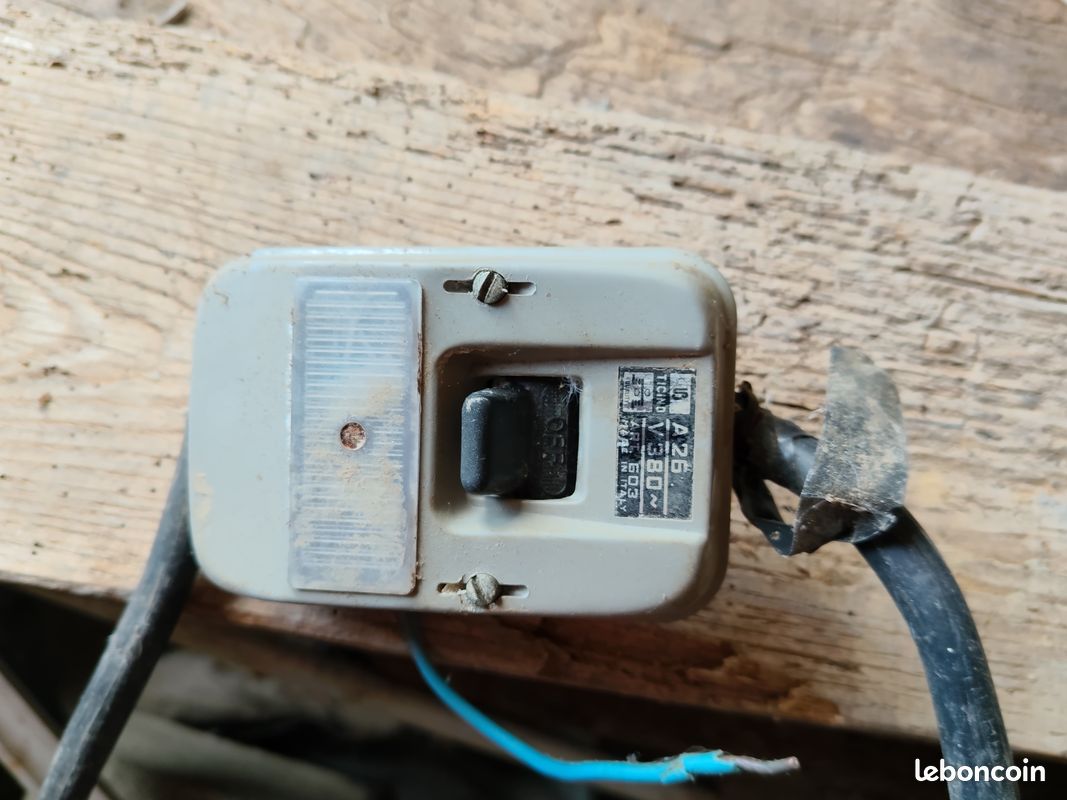 Disjoncteur 380 V (image 1)
