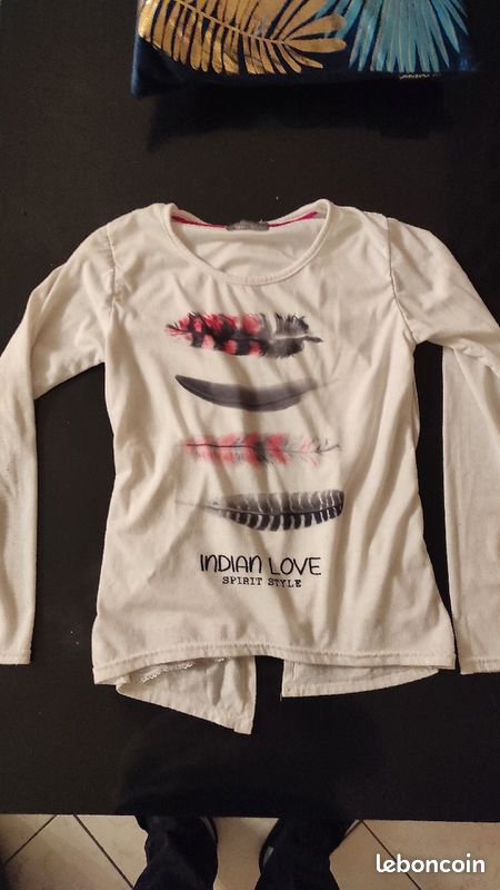 T-shirt manches longues. Taille 12 ans. AF (image 1)