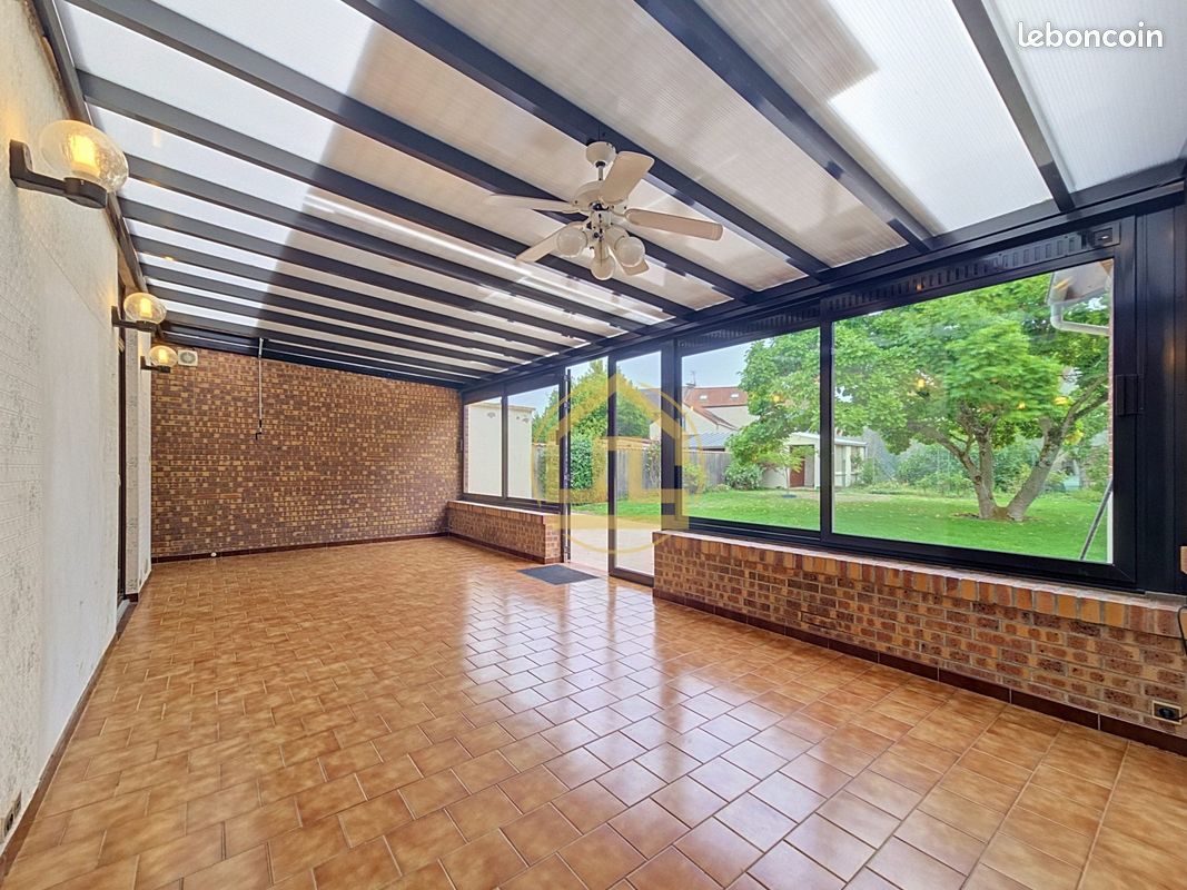 Maison 10 pièces 228 m² · à Hasnon · 228 m² · 262 800 €