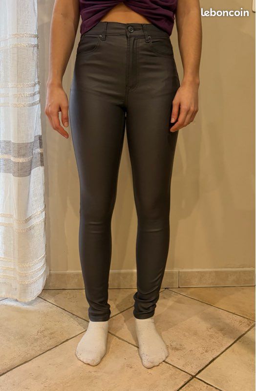 Pantalon Stradivarius (image 1)
