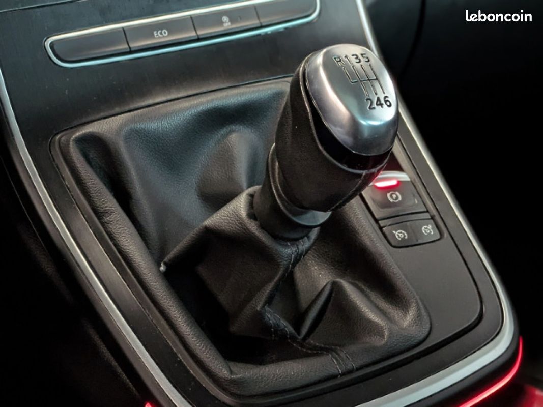 RENAULT SCENIC IV TCe 140 Energy Intens (image 8)