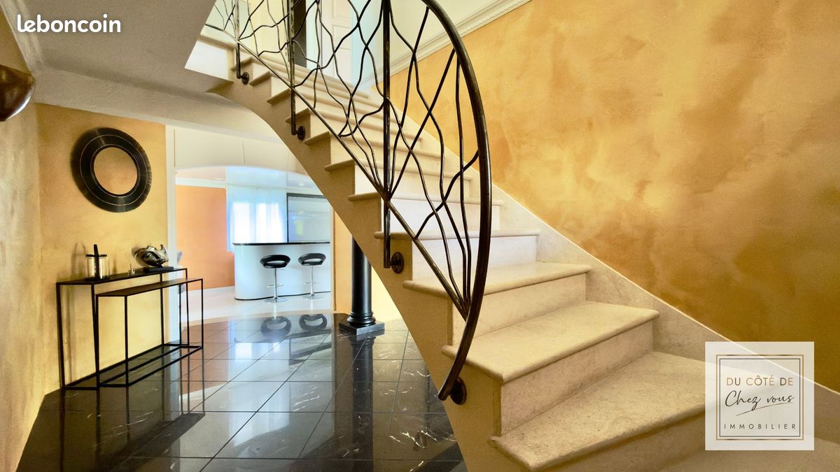 Propriété 8 pièces 260 m² (image 7)