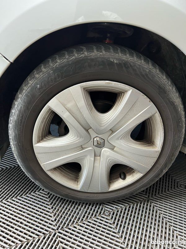 RENAULT CLIO IV 1.5 dCi 75 – Climatisation – Suivi entretien – Distribution à jour (image 8)