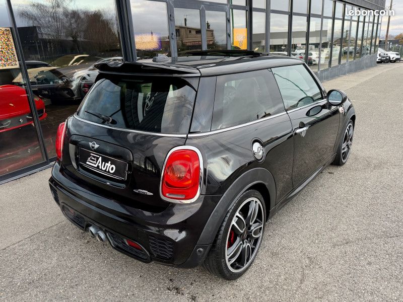 Mini MINI JOHN COOPER WORKS F56 2.0 Turbo 231 ch BVAS / Toit ouvrant / Harman Kardon / Têt (image 3)