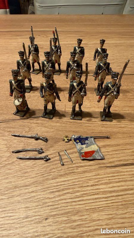 Petits soldats français Hachette