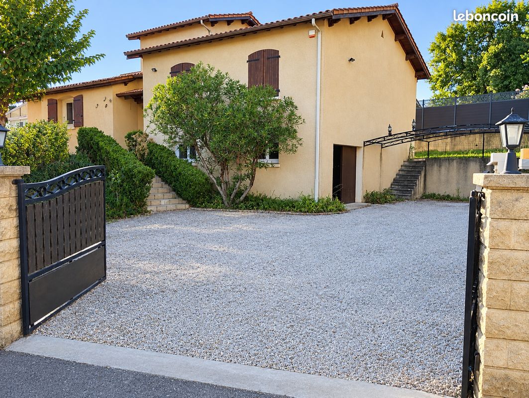 Maison 6 pièces 151 m² · à Châteauneuf-sur-Isère · 151 m² · 449 000 €