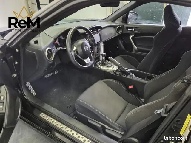 Toyota GT86 2.0 Restyling | 200 ch BVA Restylée Full Black Carnet d'entretien Non-fumeur Propulsion (image 10)