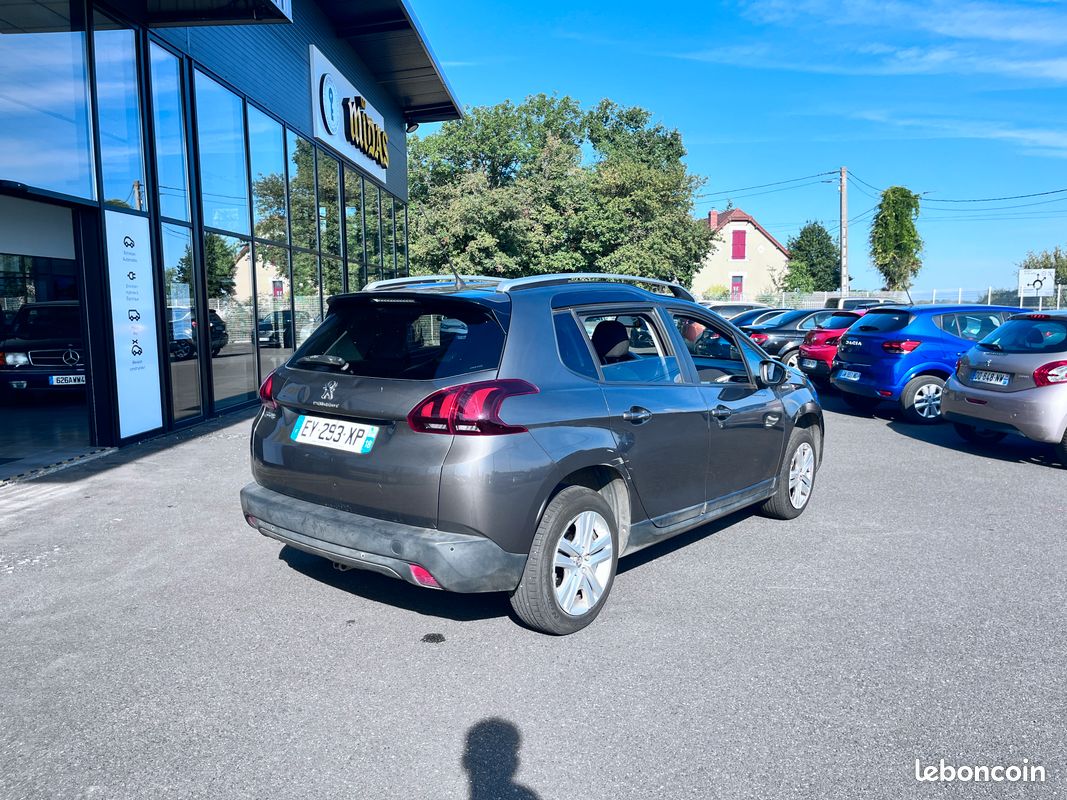 PEUGEOT 2008 1.2 130ch Style (image 3)