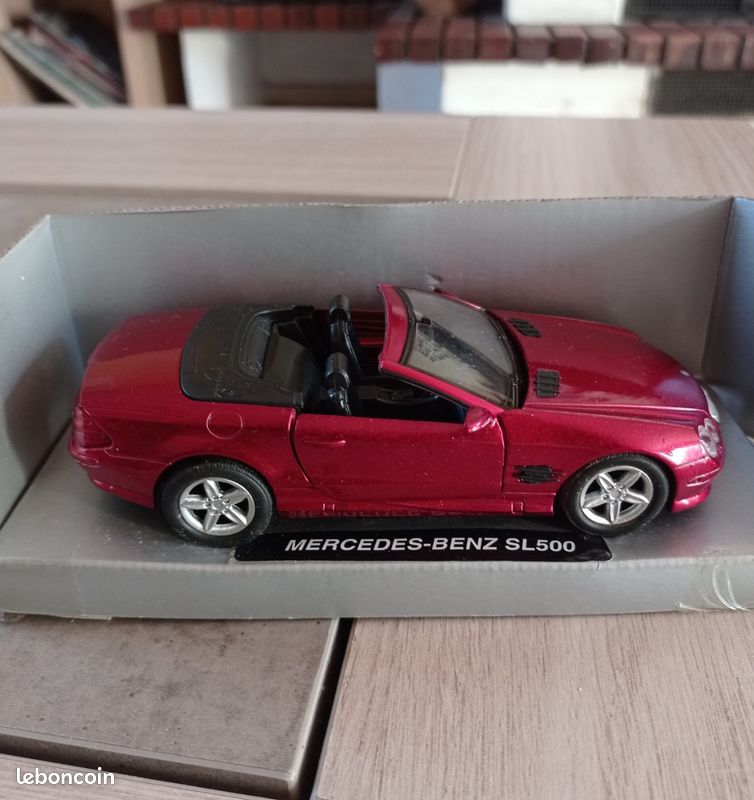 Voiture miniature MERCEDES BENZ SL 500 1/32 (image 1)