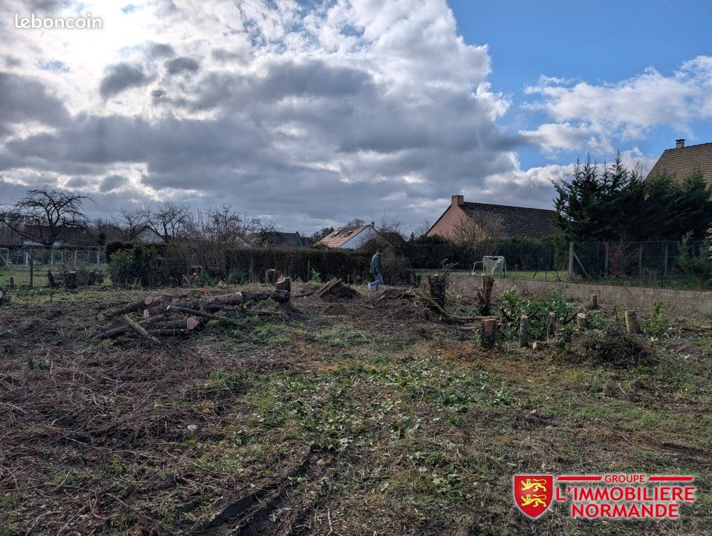 Terrain 2130 m² · à Poses · 180 000 €