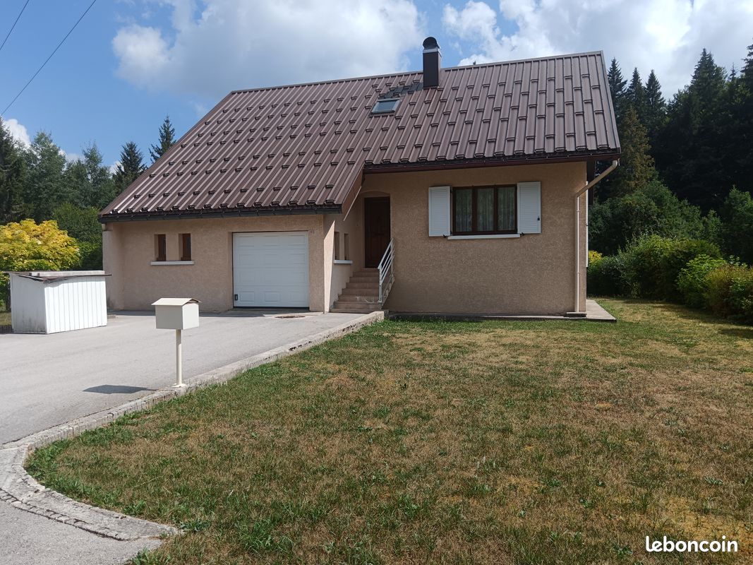 Maison 6 pièces 140 m² · à Lamoura · 140 m² · 380 000 €