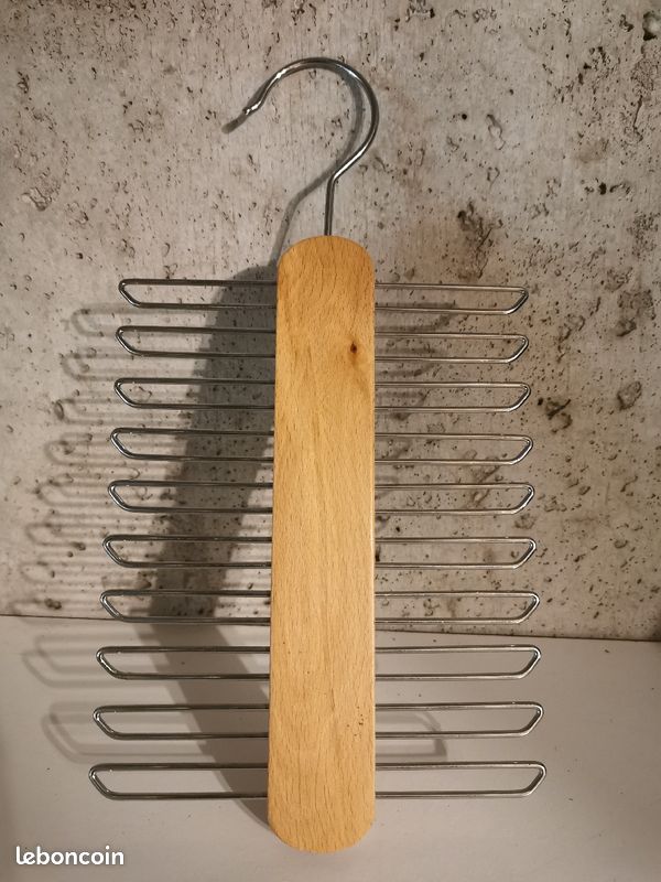 Cintre à cravates (image 1)