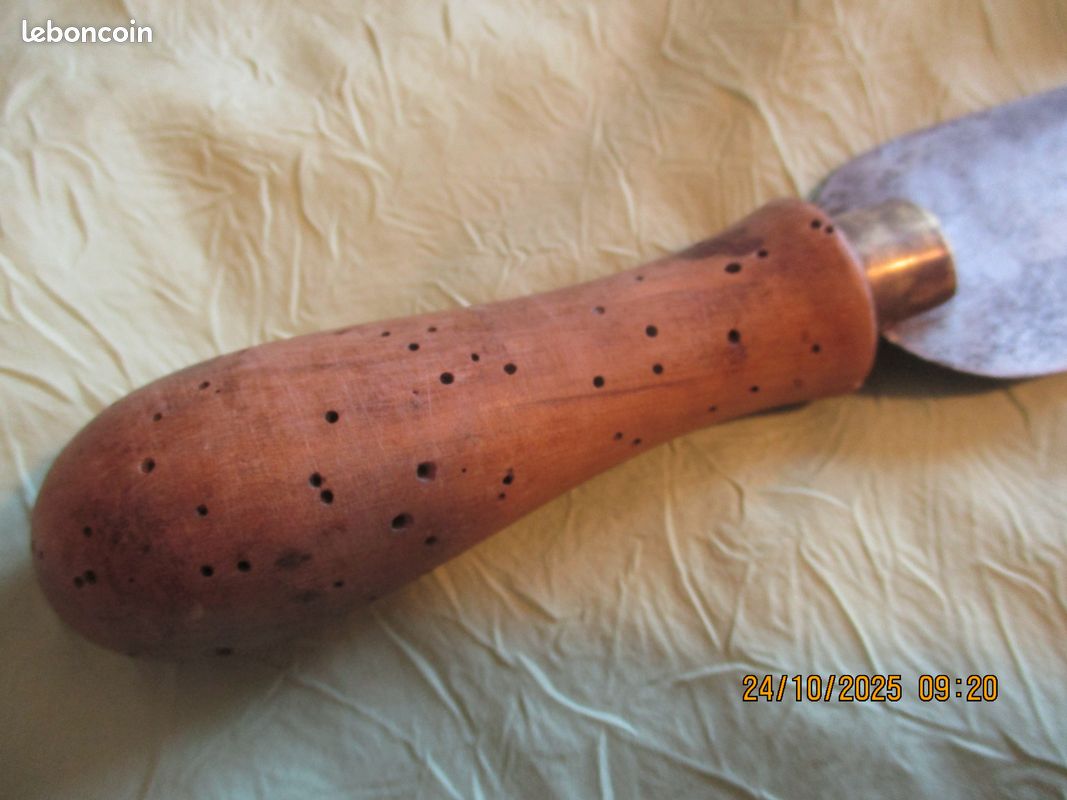 Old Tool Outil Ancien de palefrenier Pour Chevaux Couteau À