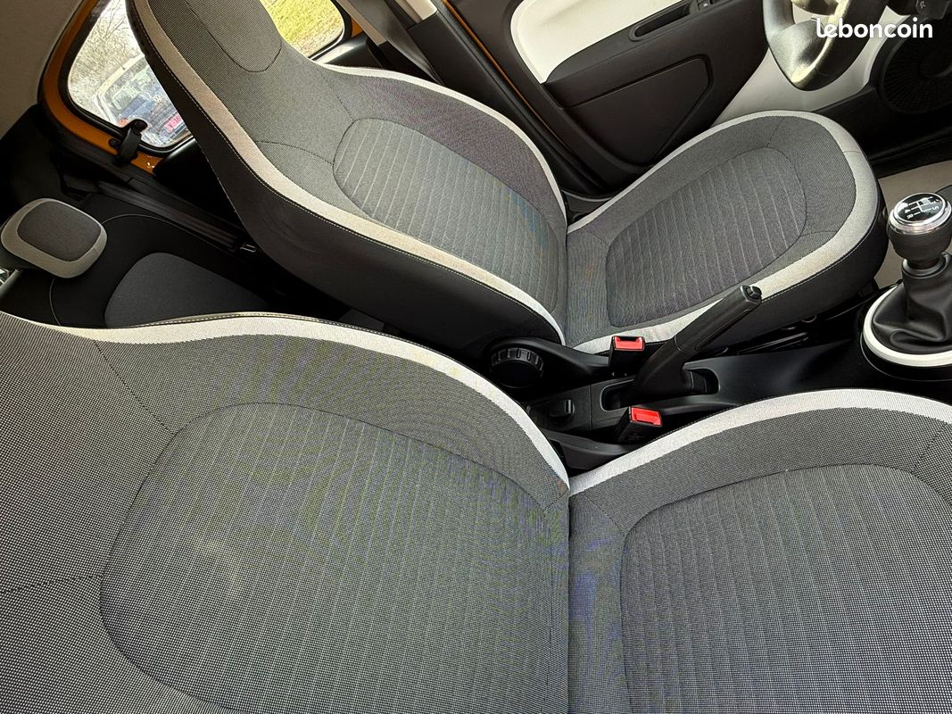 Renault Twingo 1.0 SCe 75 CV LIMITED - Sièges Chauffant - Financement à partir de 150e/Mois (image 15)