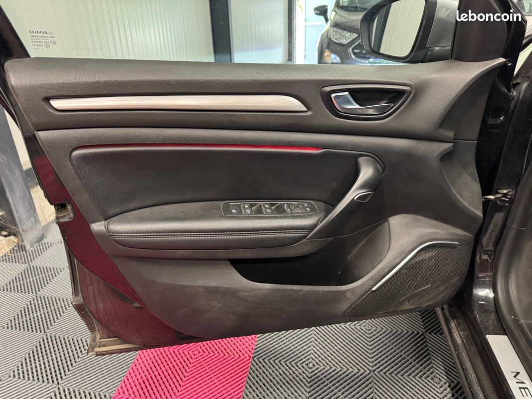 RENAULT MEGANE IV BERLINE dCi 130 GTline / ENTRETIEN A JOUR / CAMERA DE RECUL / MOTEUR A CHAINE (image 34)