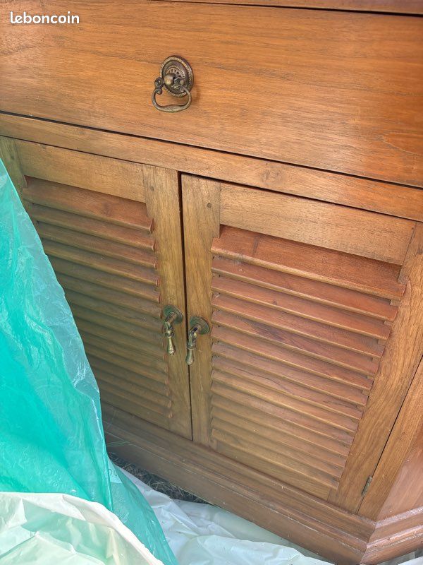 Meuble d’angle en bois (image 1)