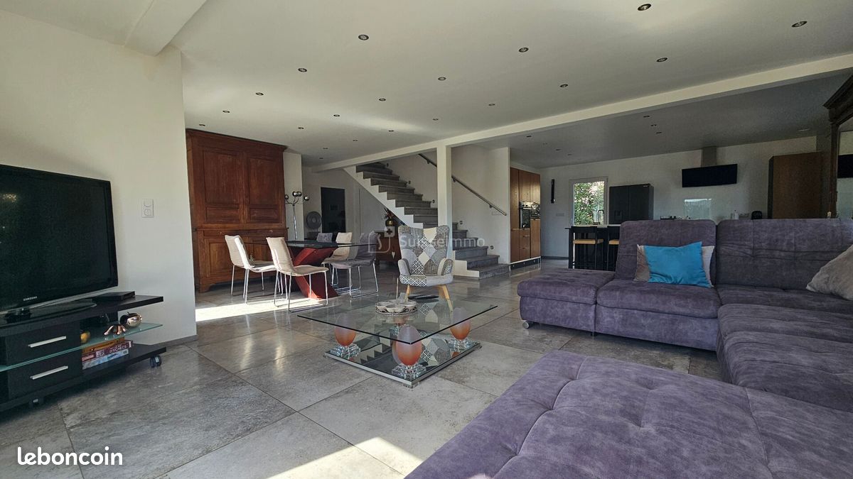 Maison 7 pièces 195 m² · à Besançon · 195 m² · 420 000 €