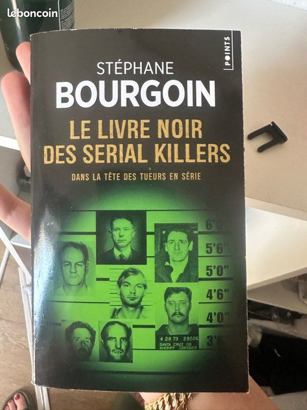 Le livre noir des serial killers (image 1)