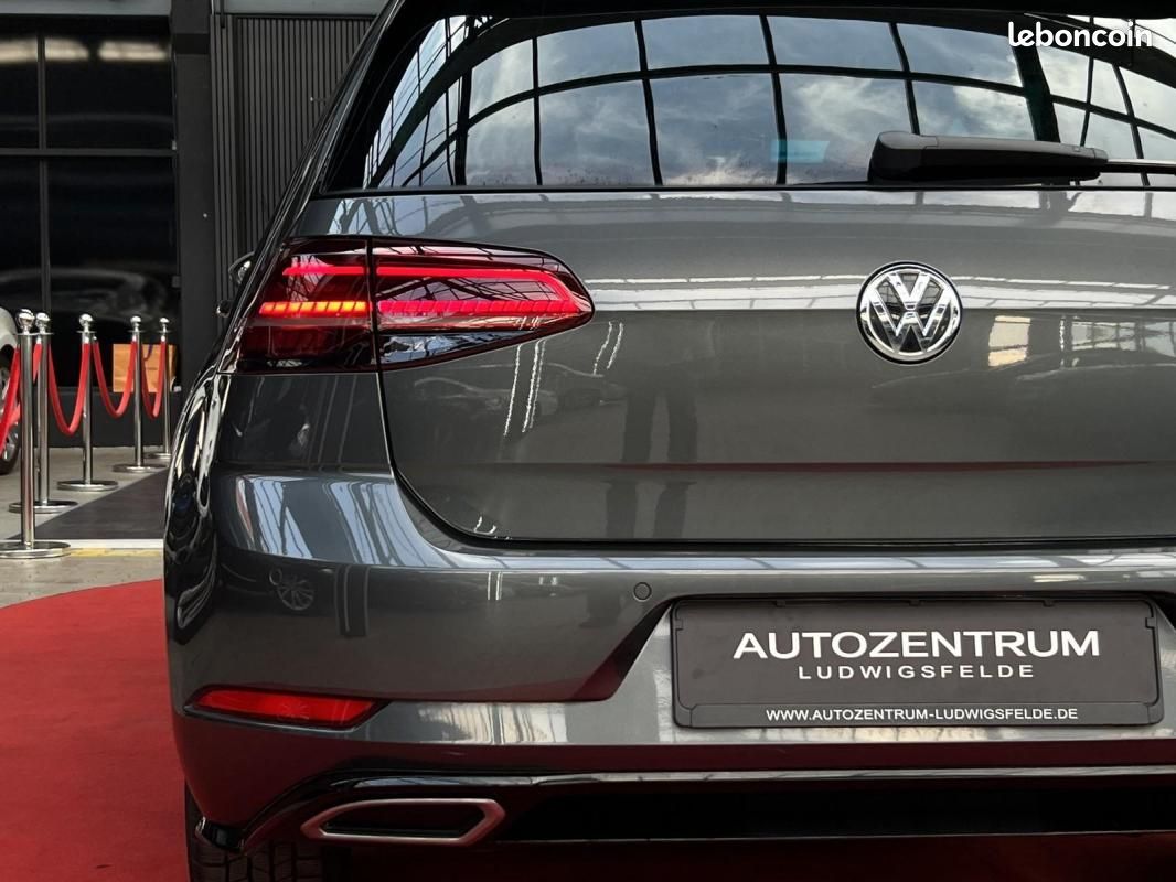 Volkswagen Golf 1.5 TSI R-Line Highline | 150 ch BVM Sièges chauffants Phares LED Apple CarPlay/A... (image 6)