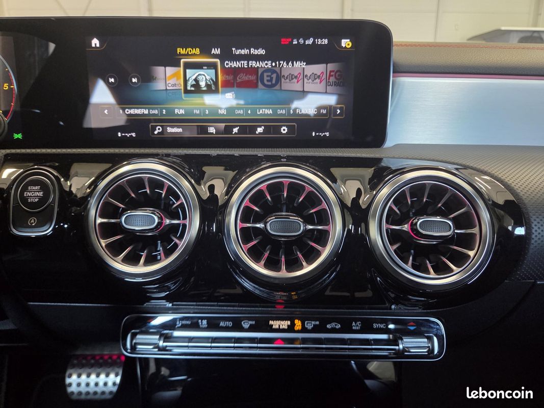 MERCEDES CLA 200 d - BV 8G-DCT BERLINE - AMG Line (image 18)