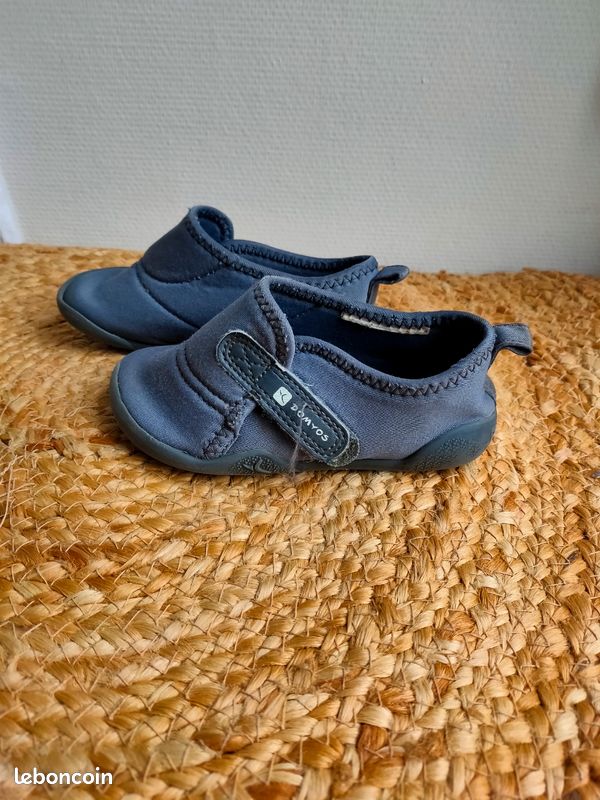 Chaussons Baby gym Decathlon taille 24 Chaussures