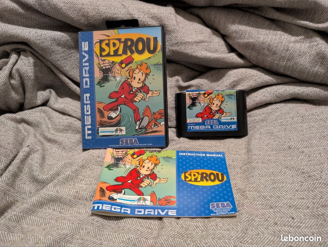 Sega: A collection of assorted Sega items to comprise: Megadrive 2