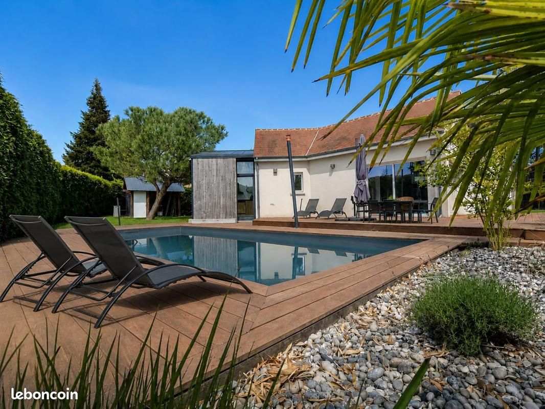 Maison 6 pièces 155 m² · à Sandillon · 155 m² · 2 050 €