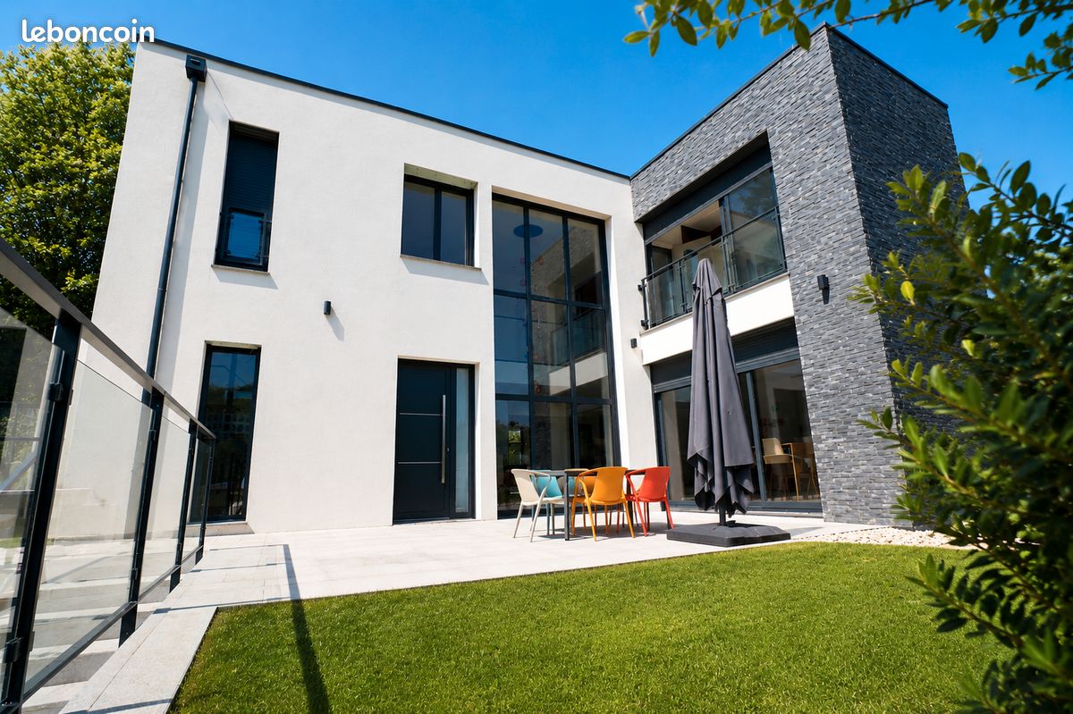 Maison 10 pièces 180 m² · à Mareil-Marly · 180 m² · 5 000 €/mois