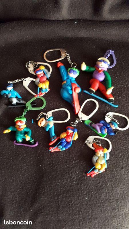 Lot porte-clés skieurs (image 1)