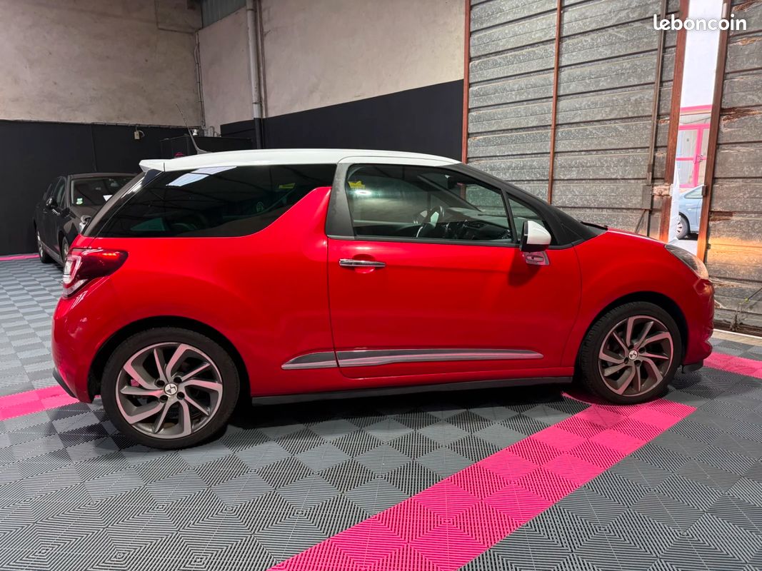 DS DS 3 1.2 110 cv Sport Chic / BOITE AUTOMATIQUE / DISTRIBUTION OK / SIÈGES CHAUFFANTS / BLUETOOTH (image 6)