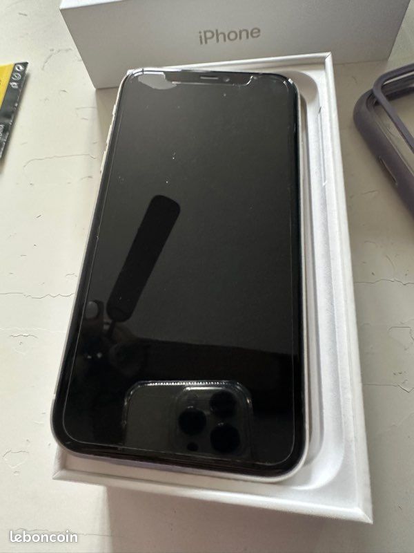 IPhone 11 Blanc 64Giga (image 1)