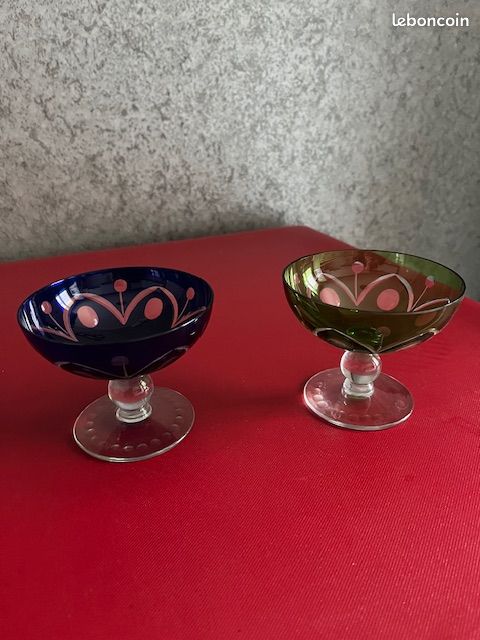 Coupes à champagne anciennes cristal coloré : 13 pièces (image 1)