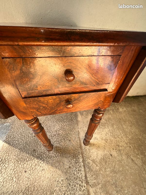 Table ancienne (image 2)