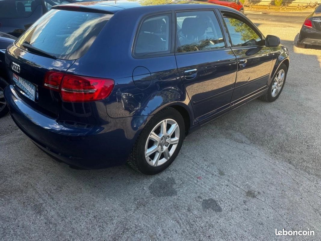 Audi A3 SPORTBACK 1.6 TDI 105 AMBIENTE (image 3)