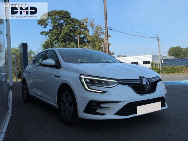 Renault Megane 1.3 TCe 140ch Evolution (image 15)