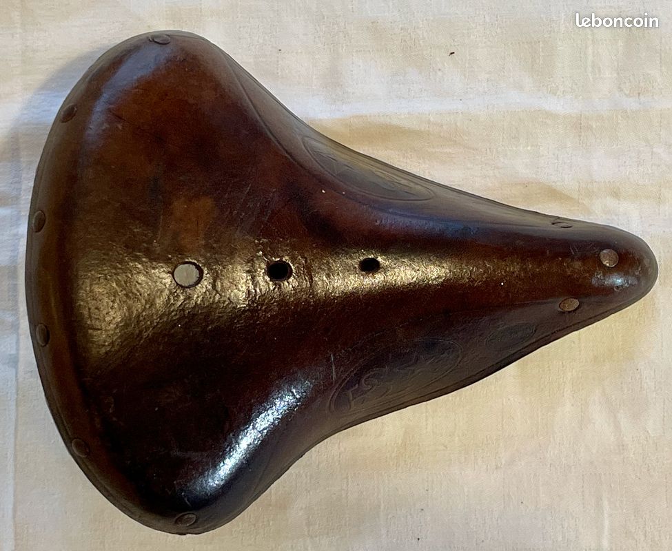 Ancienne selle en cuir de Marque RUSOH 104 vélo ancien old