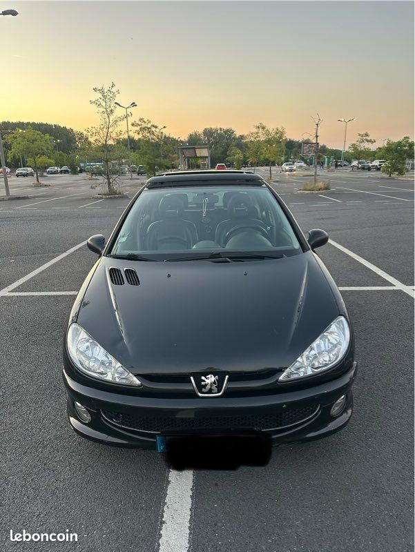 PEUGEOT 206 1.4i 75 5portes toit ouvrant (image 2)