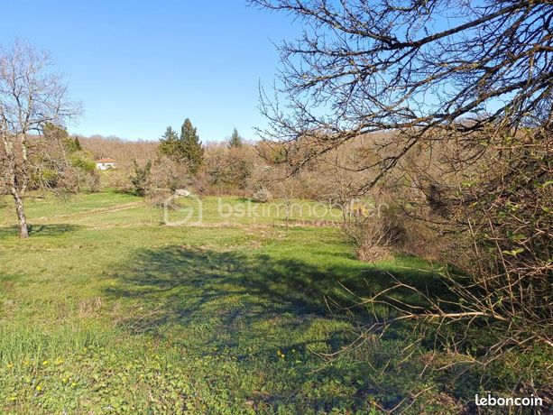 Terrain 4 689 m² Tourtoirac