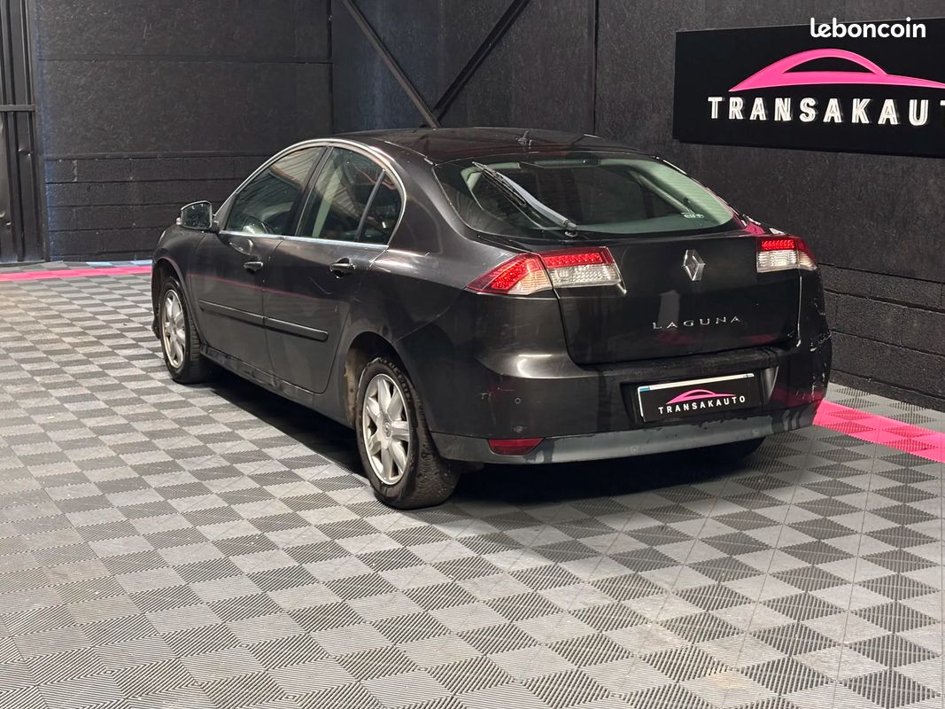 Renault LAGUNA III Black Edition Carminat (image 2)