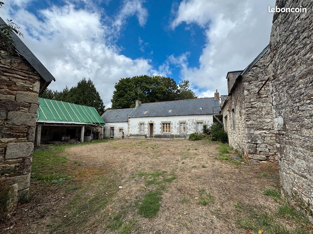 Maison 9 pièces 94 m² · à Plonéour-Lanvern · 94 m² · 265 000 €