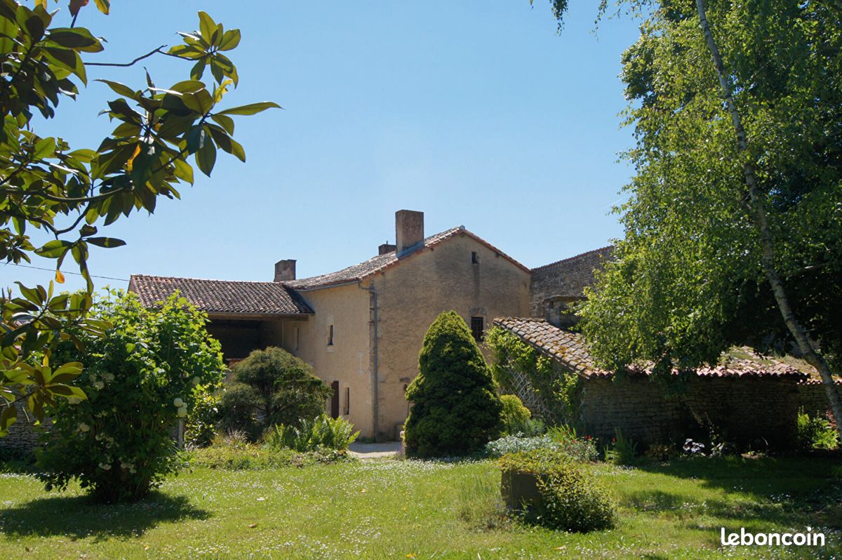 Maison 5 pièces 162 m² · à Saint-Pierre-d'Exideuil · 162 m² · 233 200 €