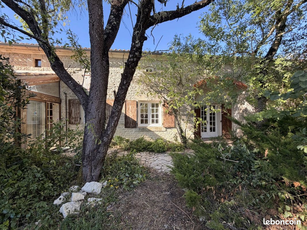 Maison 7 pièces 202 m² · à Verdille · 202 m² · 162 000 €