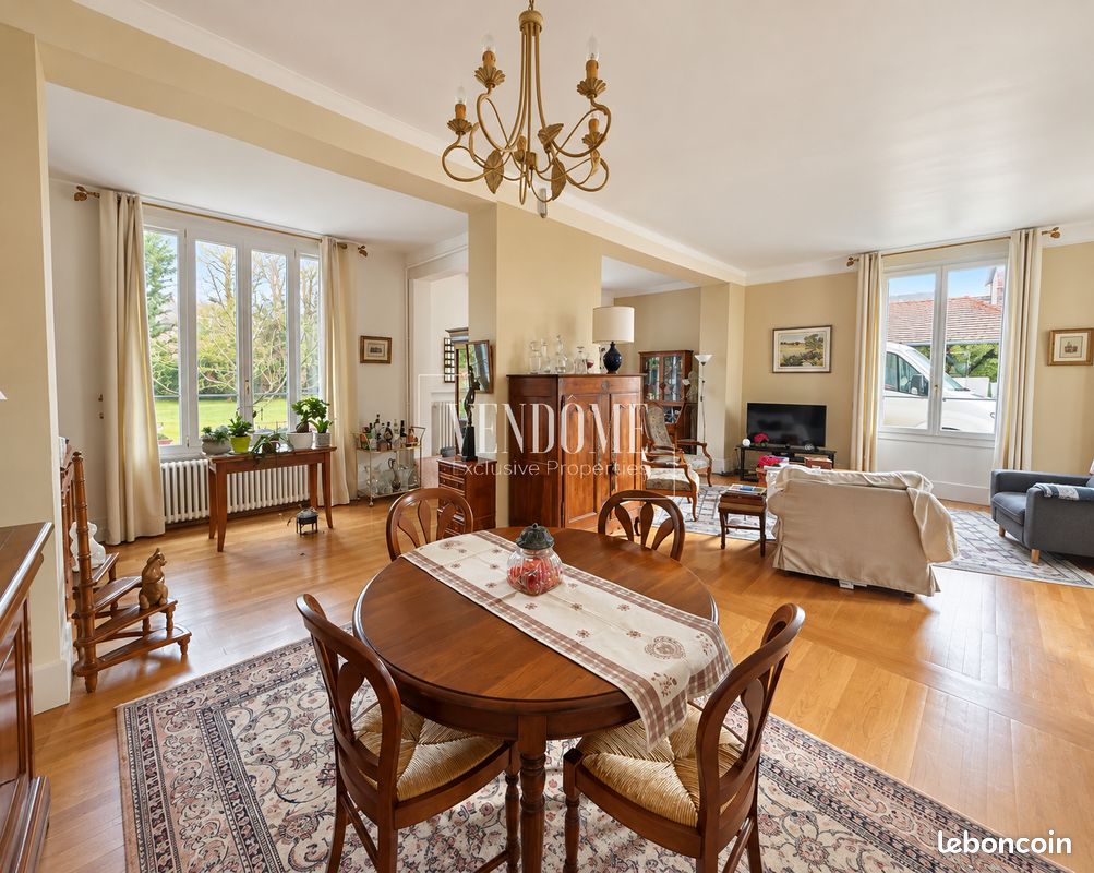 Maison 7 pièces 325 m² · à Coulombs · 325 m² · 615 000 €