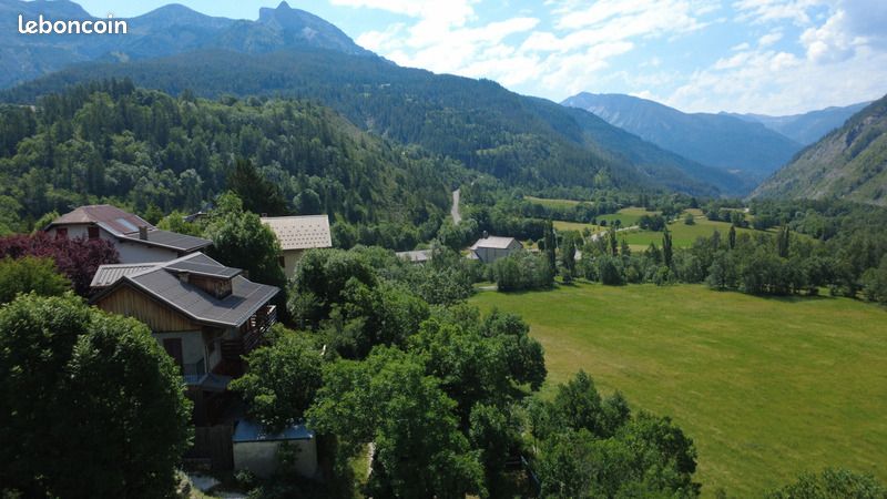 Maison 8 pièces 174 m² · à Allos · 174 m² · 668 000 €