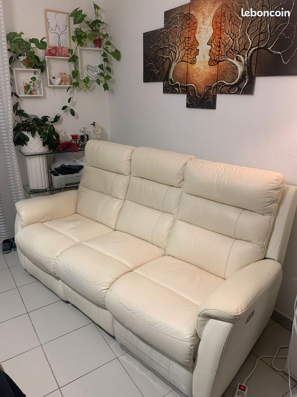 URGENT Très beau canapé relax 3 places en cuir ecru. État neuf (image 1)