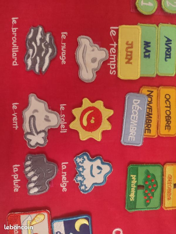 Calendrier en coton brodé à suspendre pour enfant CADEAU POUR NOËL (image 4)